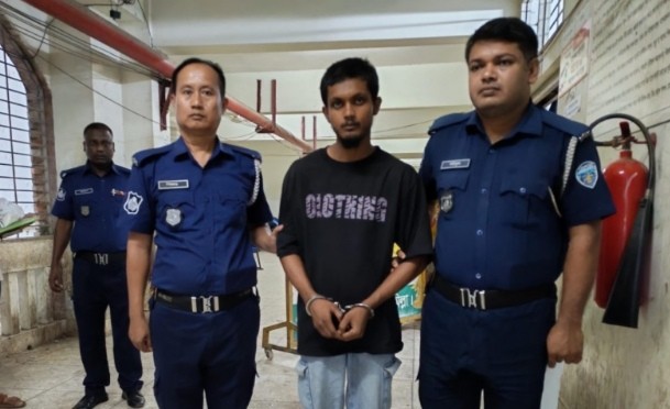 কুমিল্লার ‘অটোরিকশা ছিনতাইয়ের সিরিয়াল কিলার’ মানিক গ্রেপ্তার